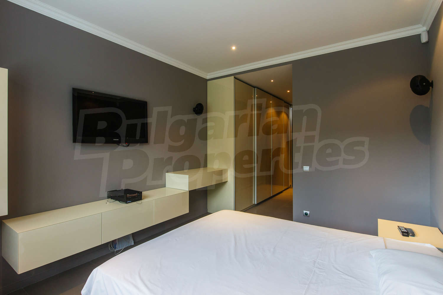 Gallery Picture 15