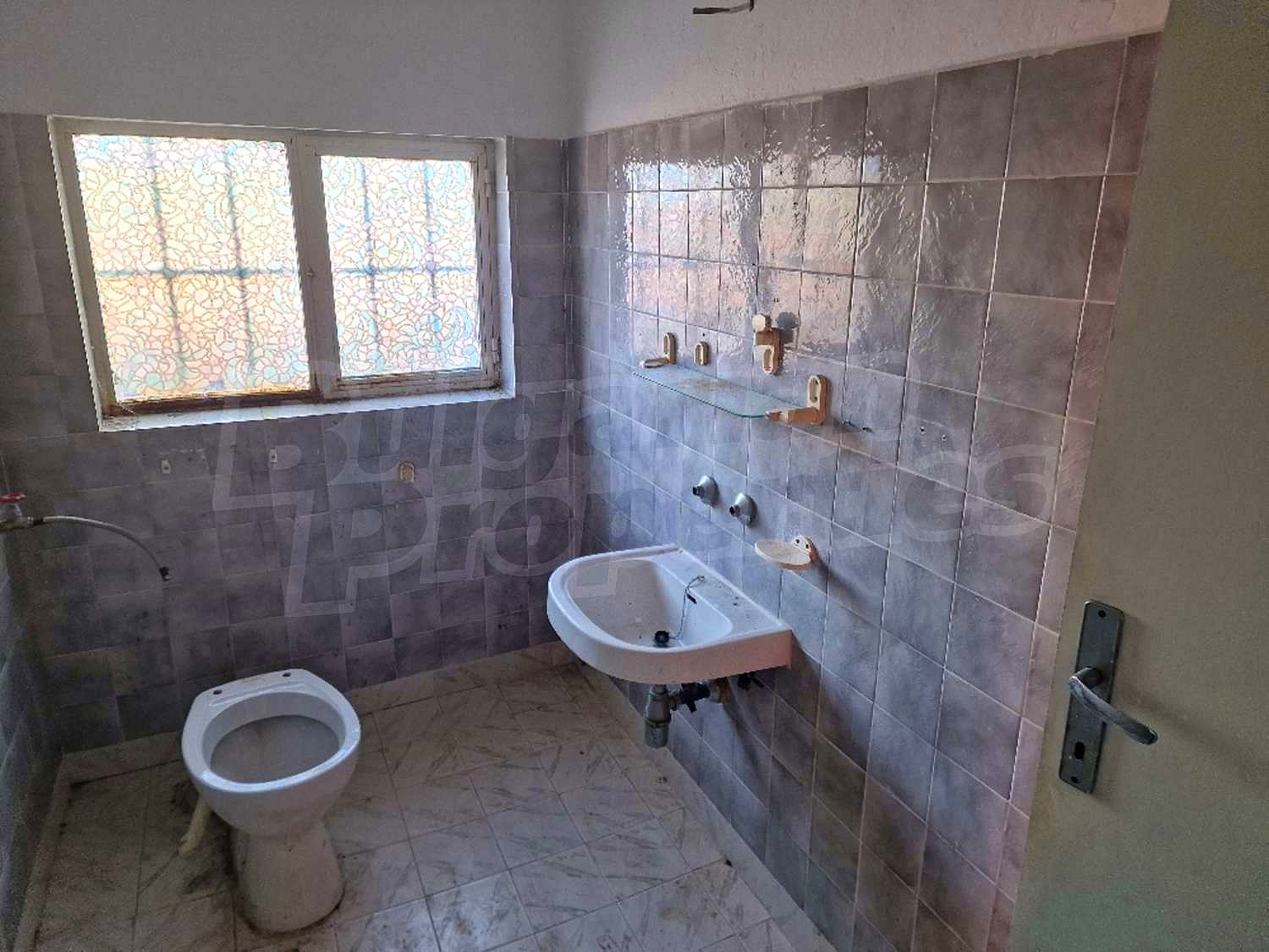 Gallery Picture 29