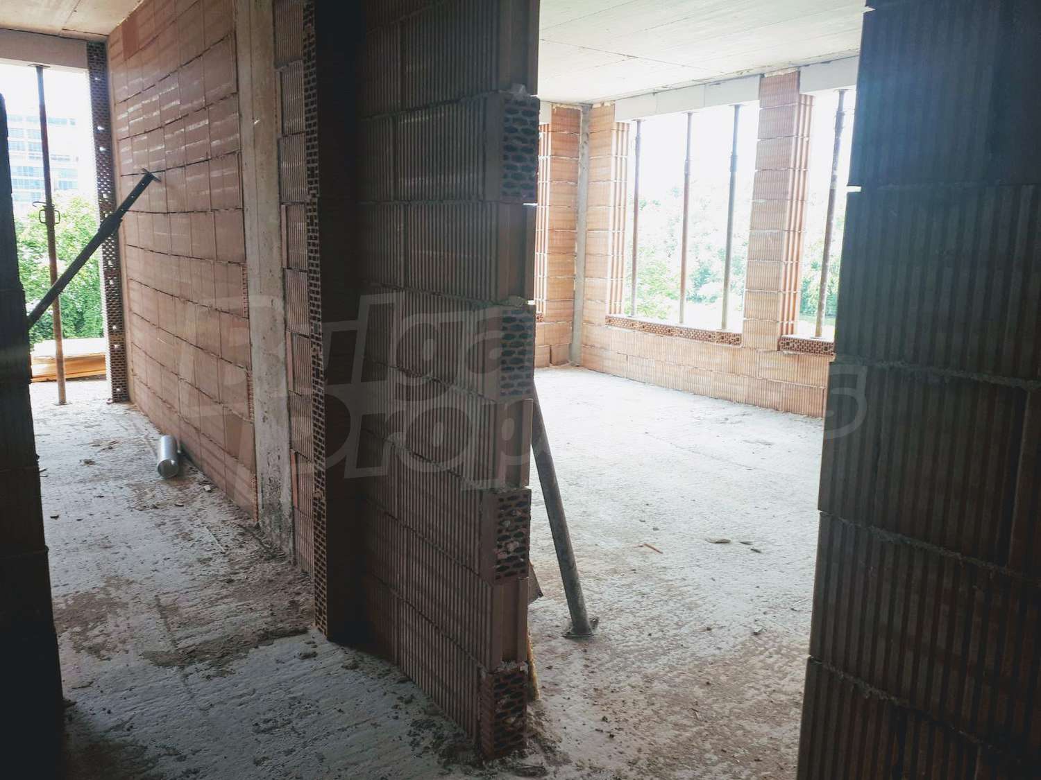 Gallery Picture 9
