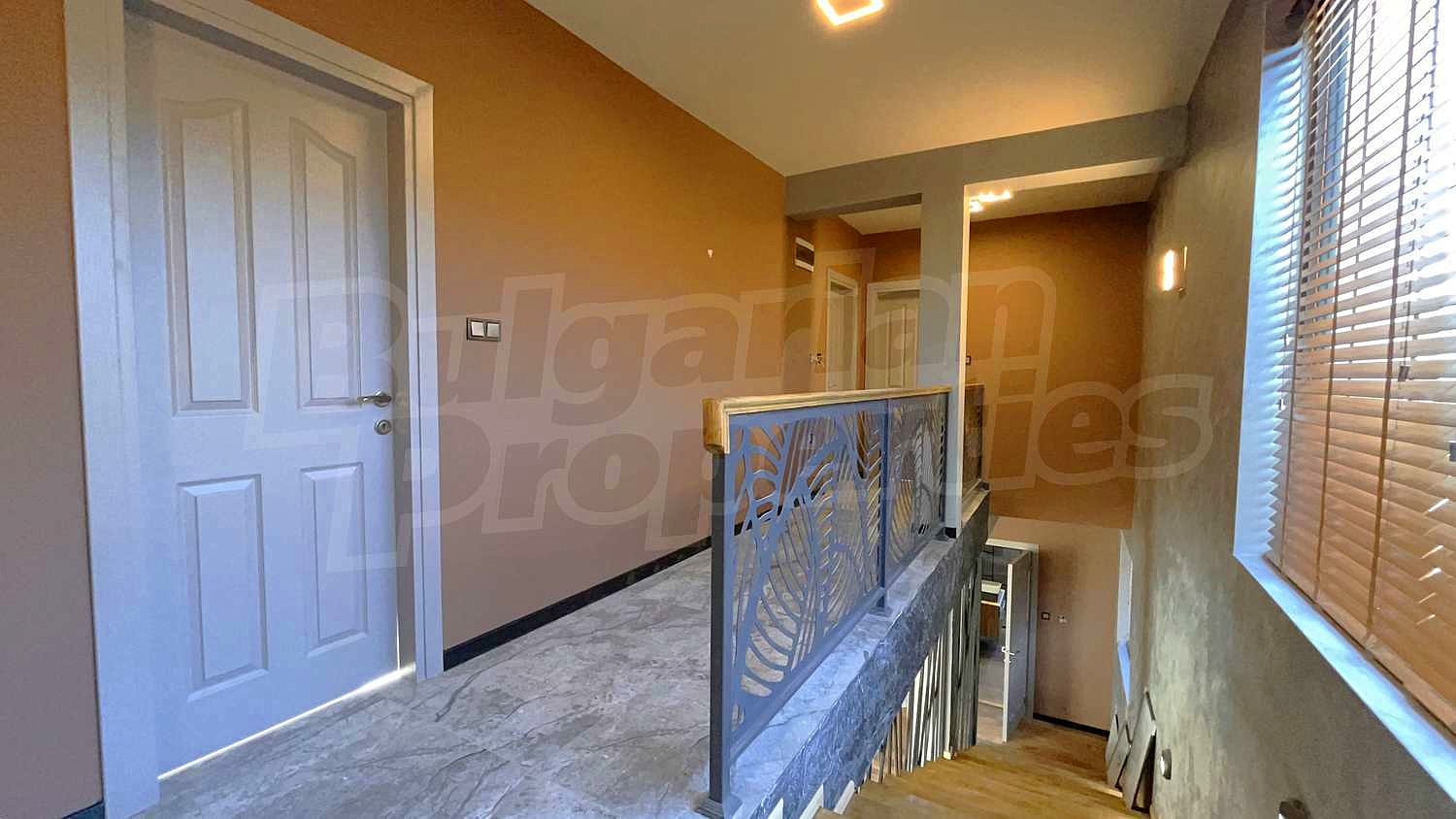 Gallery Picture 18
