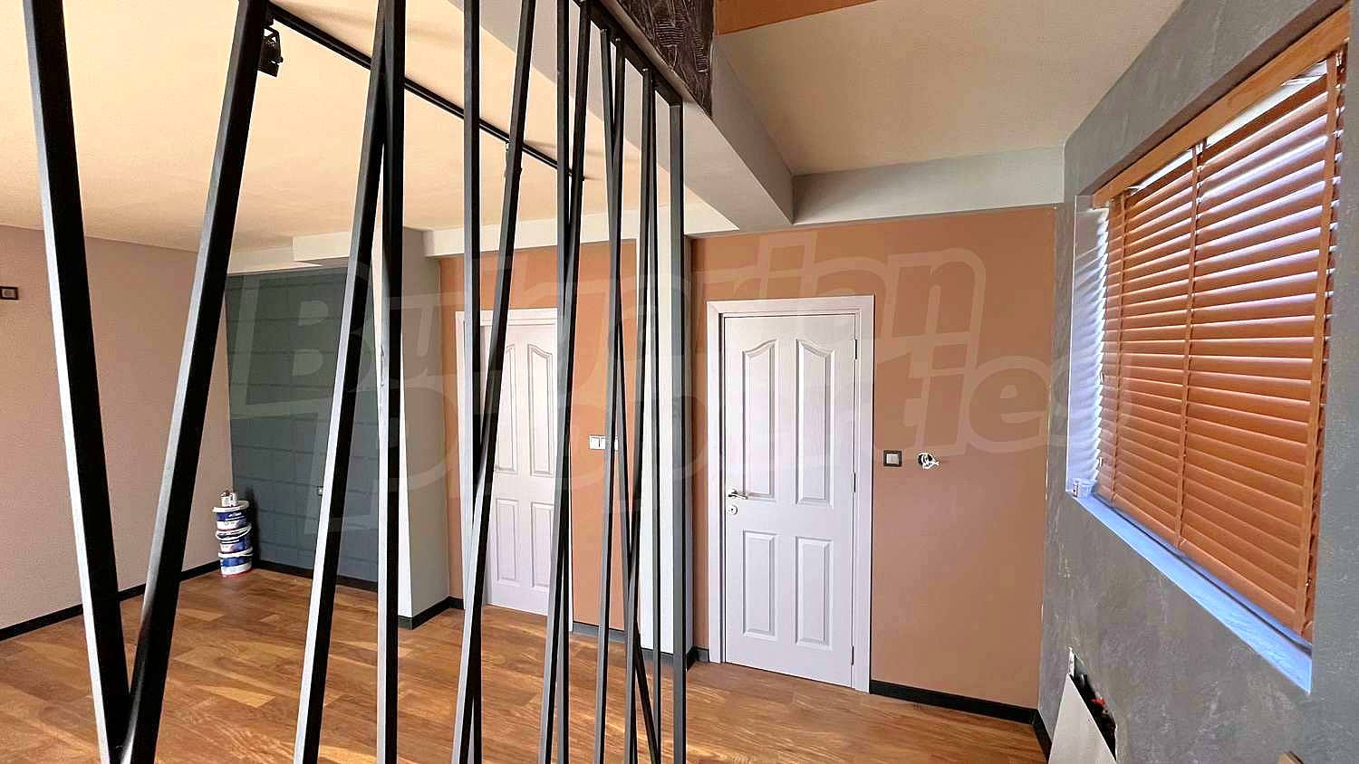 Gallery Picture 16