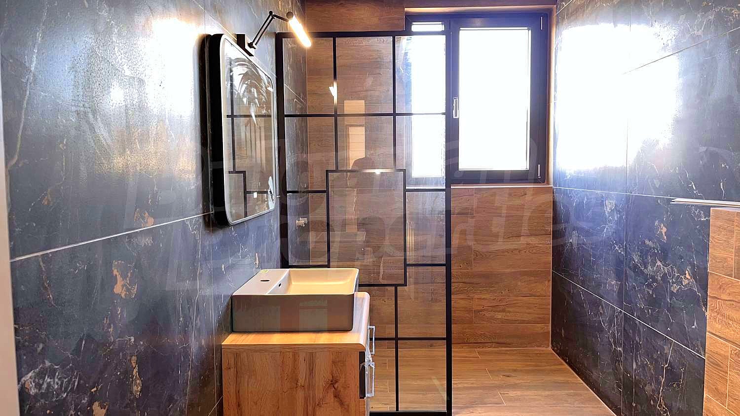 Gallery Picture 13
