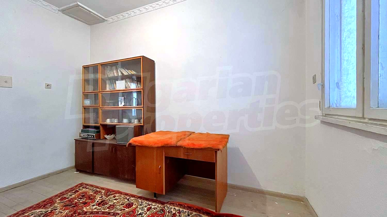 Gallery Picture 32