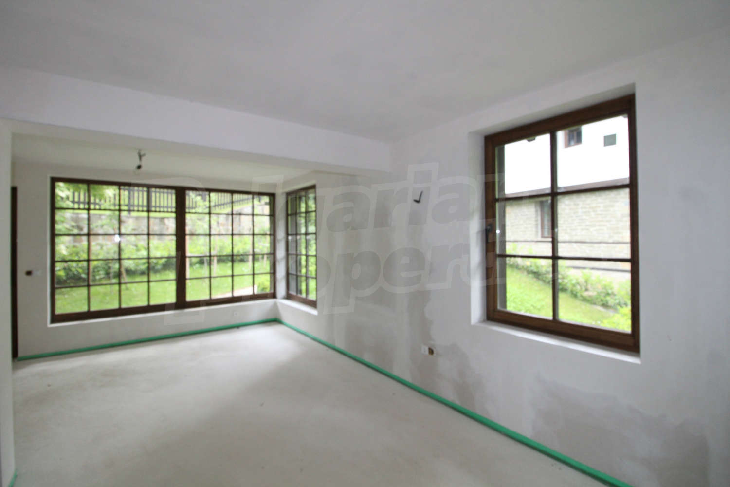 Gallery Picture 37