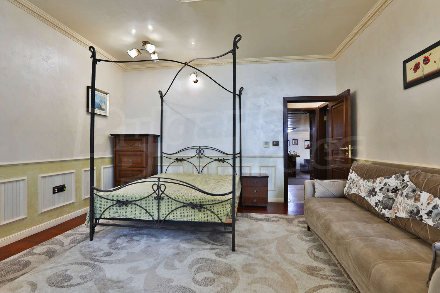 Gallery Picture 28