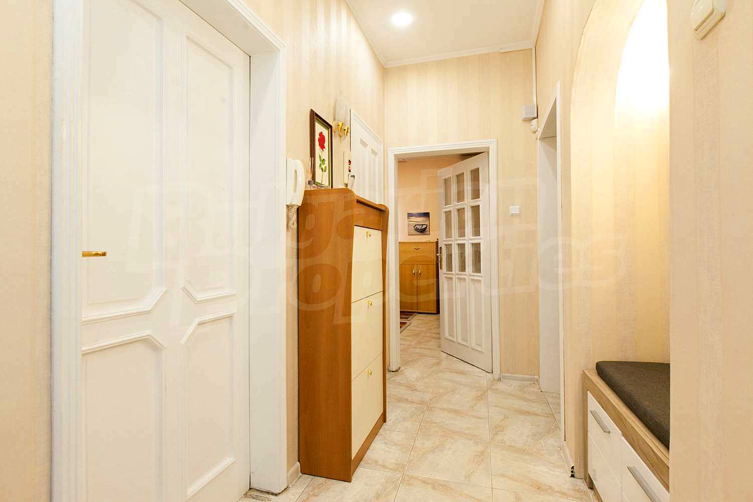Gallery Picture 10