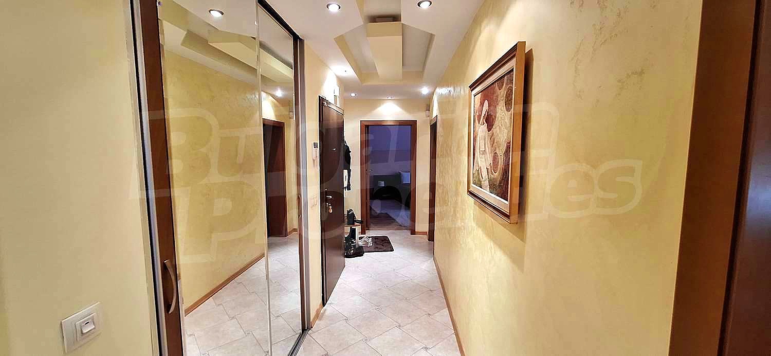 Gallery Picture 13