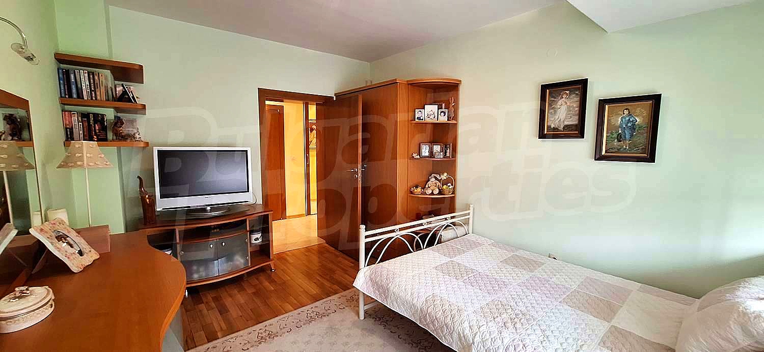 Gallery Picture 16