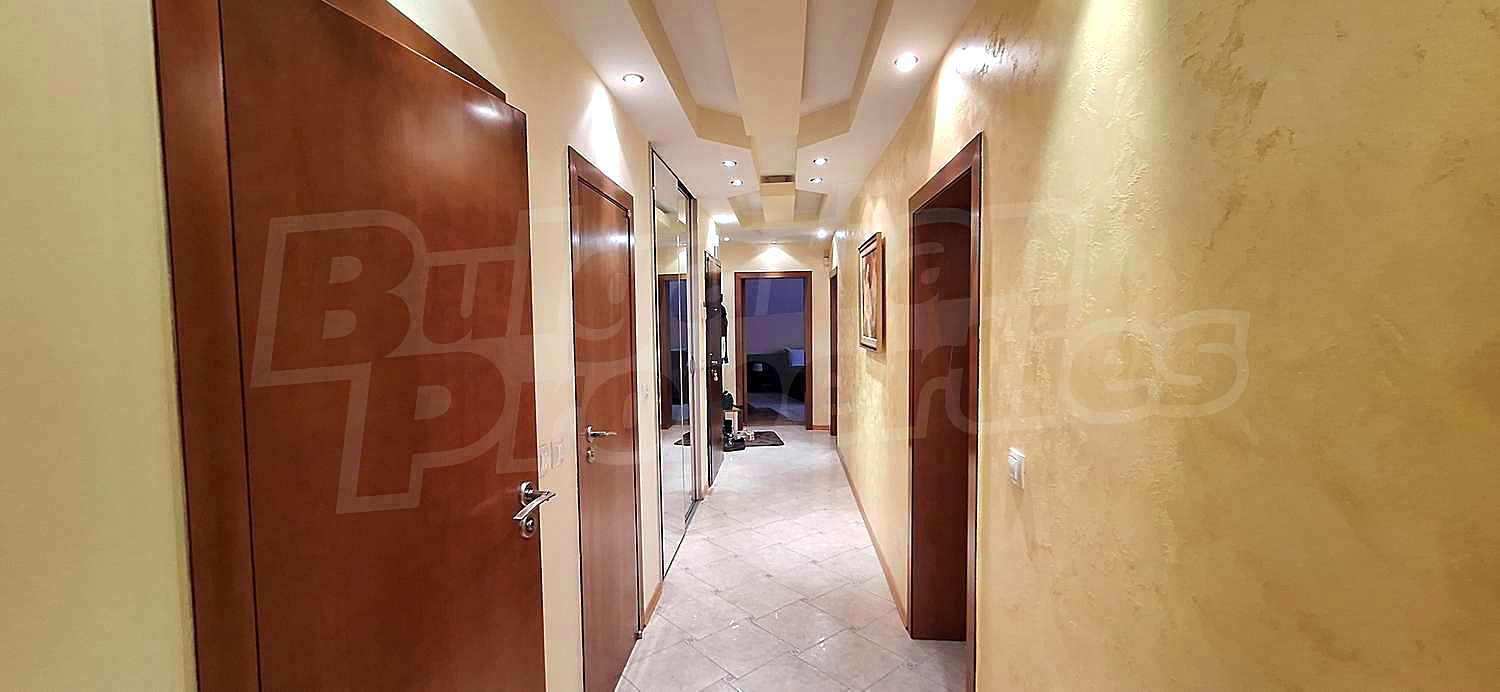 Gallery Picture 18