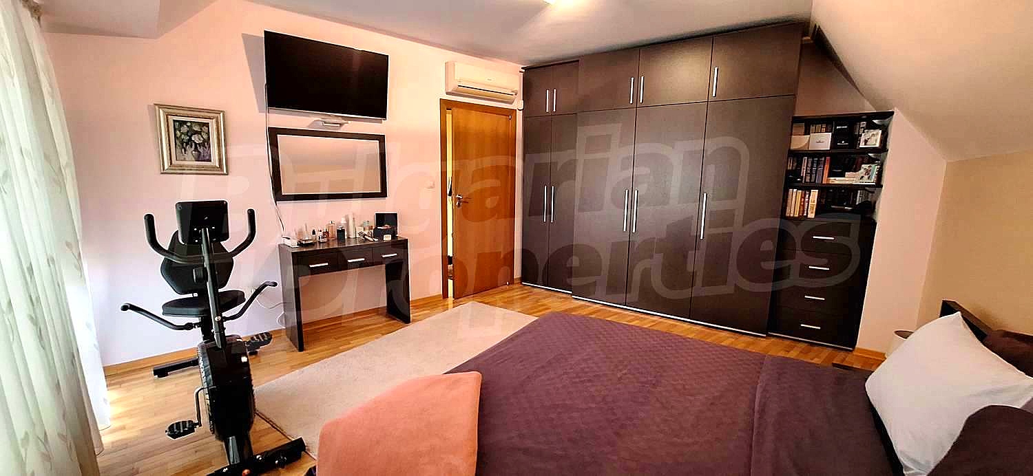 Gallery Picture 21