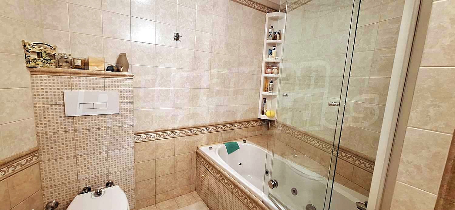 Gallery Picture 37