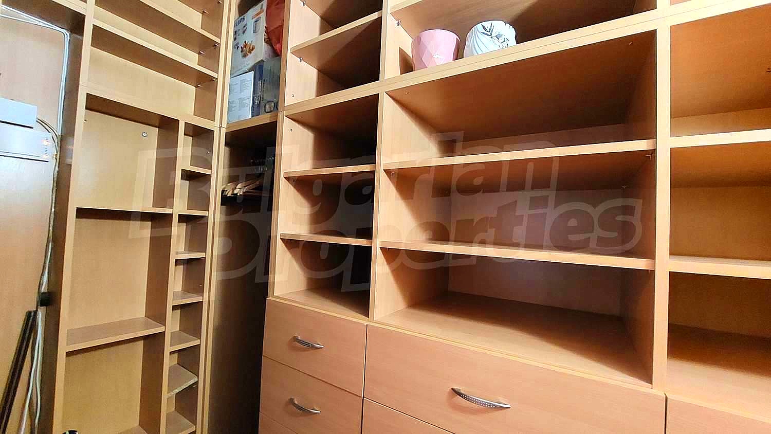 Gallery Picture 11