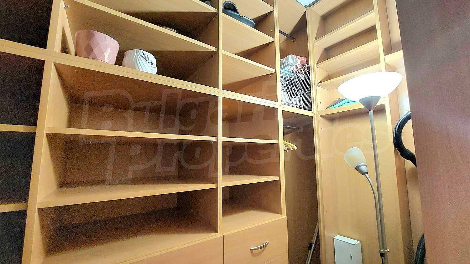 Gallery Picture 10