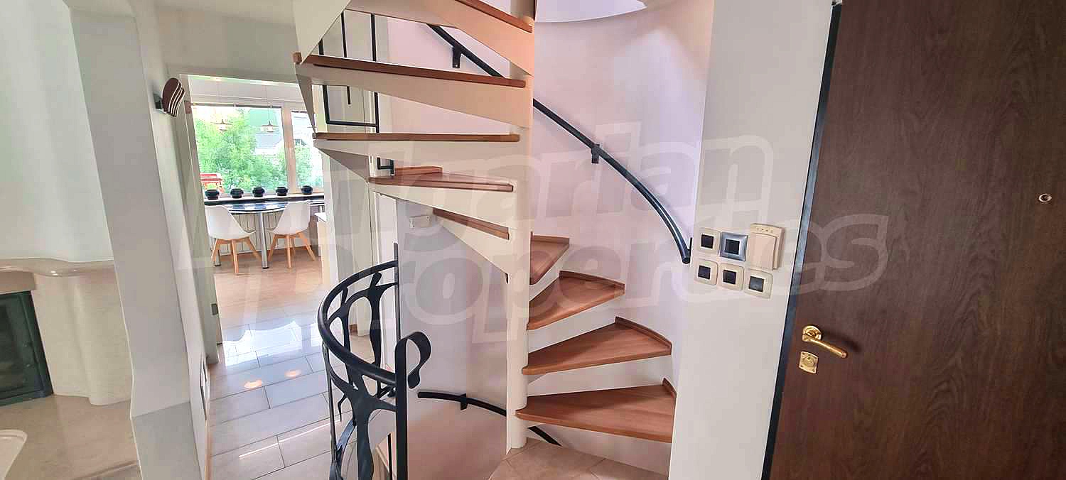 Gallery Picture 12
