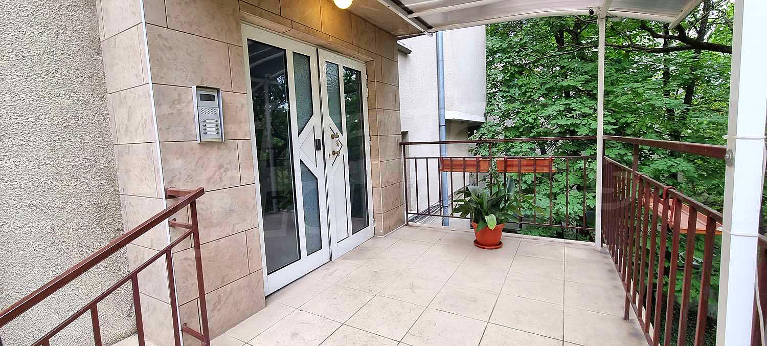 Gallery Picture 33