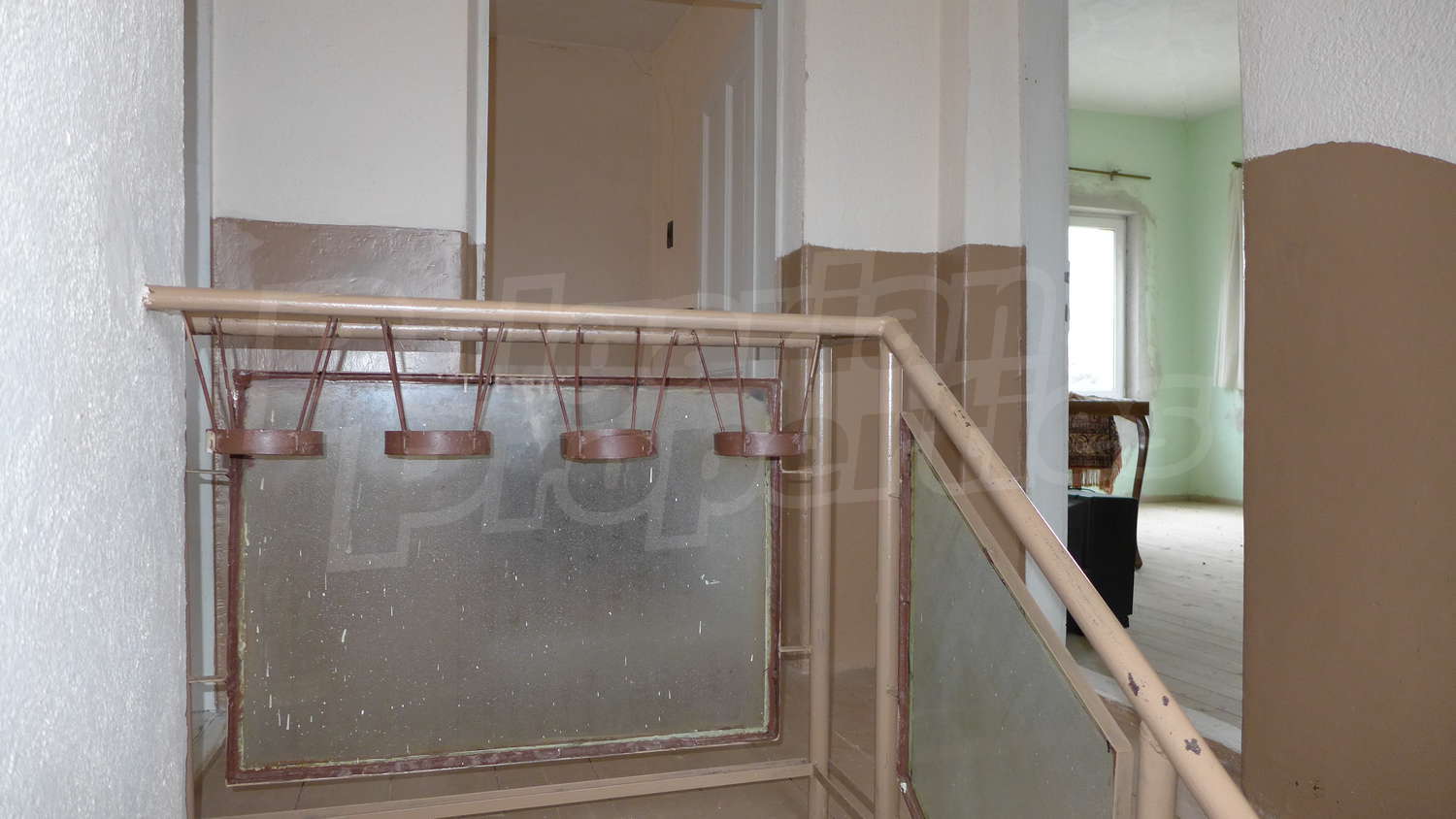 Gallery Picture 16