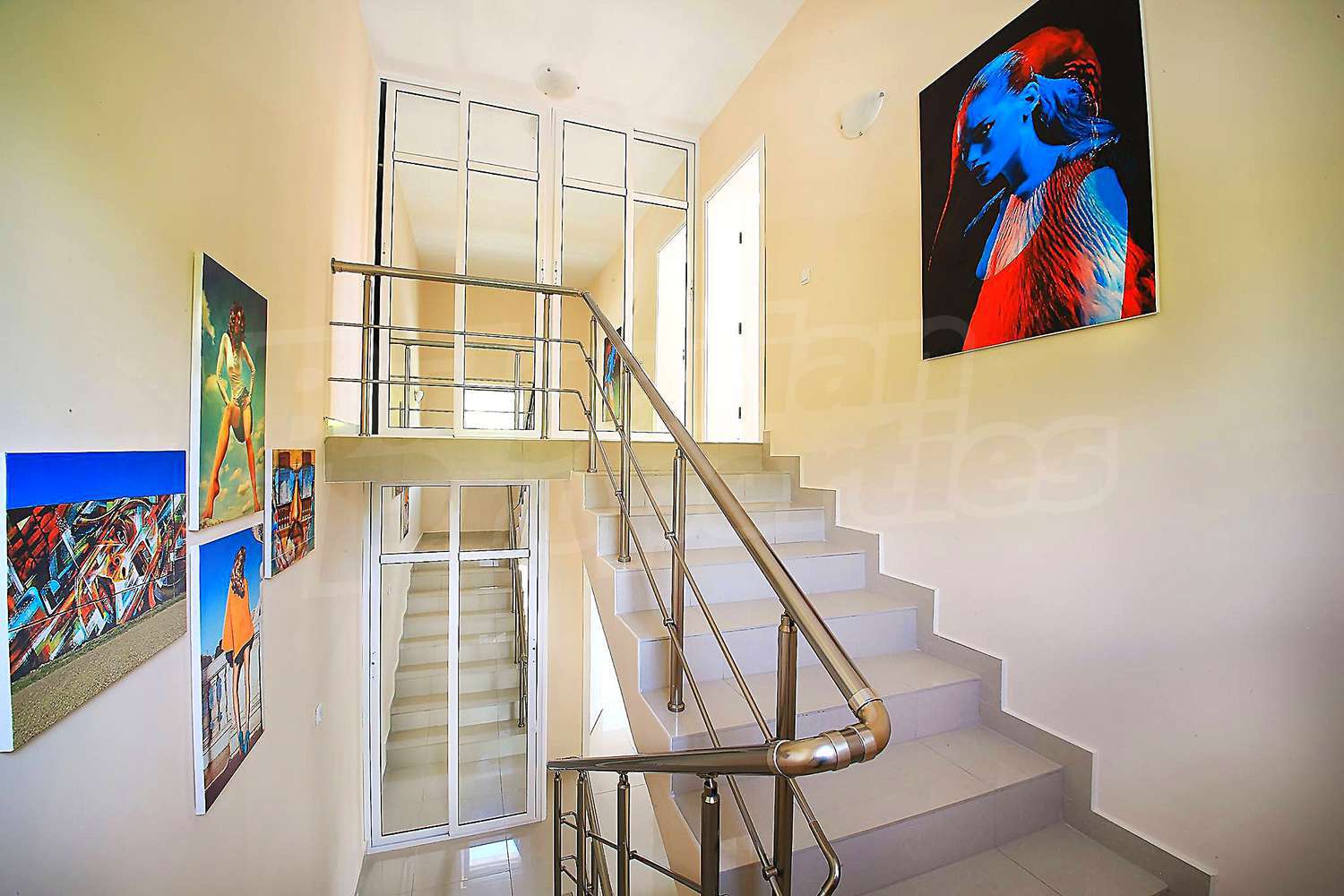 Gallery Picture 17