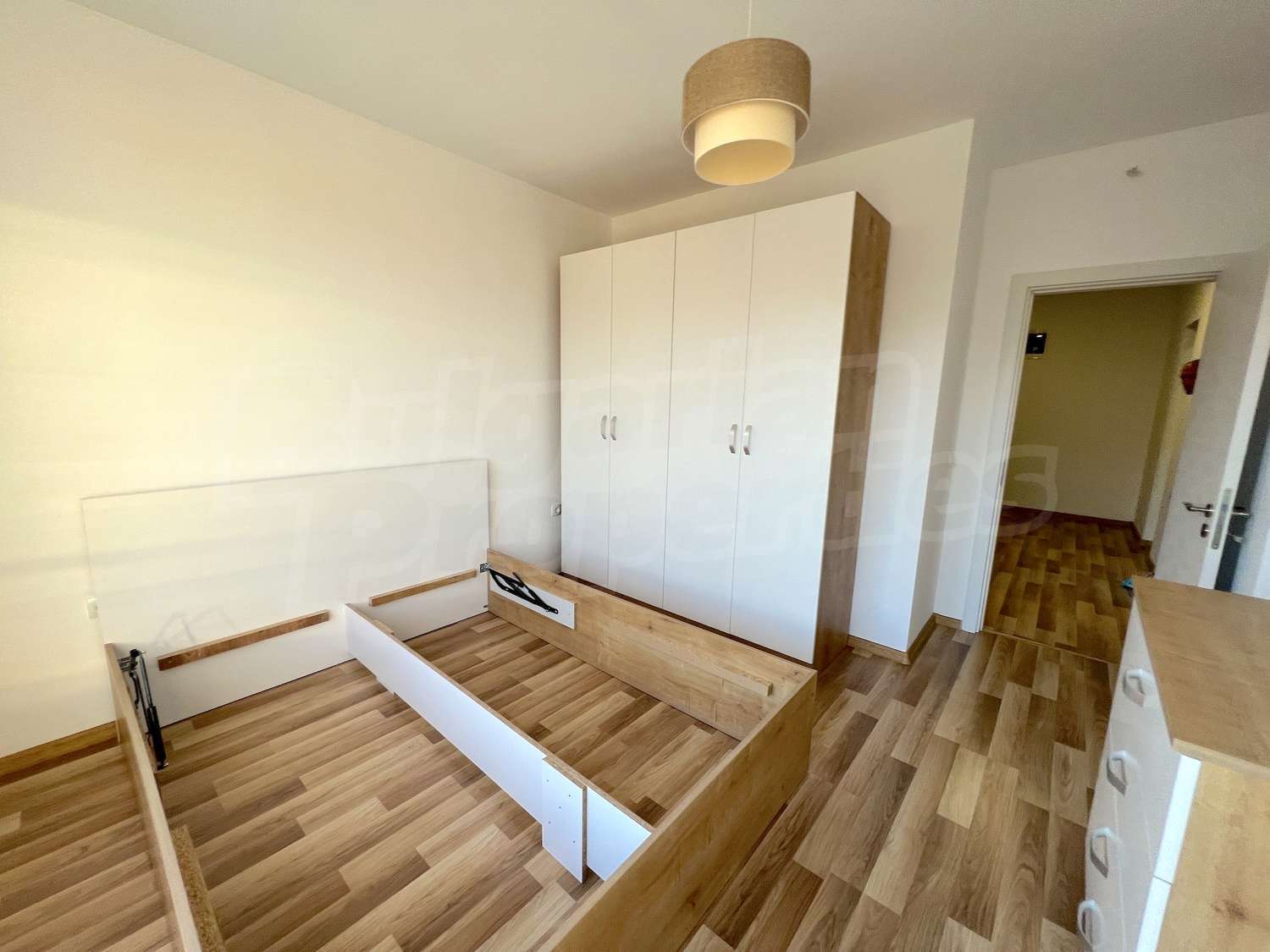 Gallery Picture 9