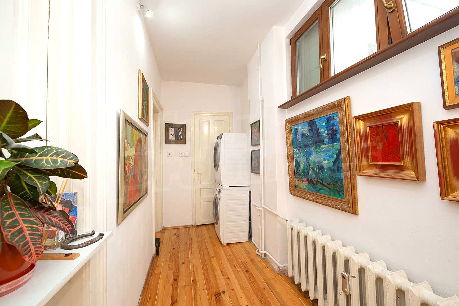 Gallery Picture 12