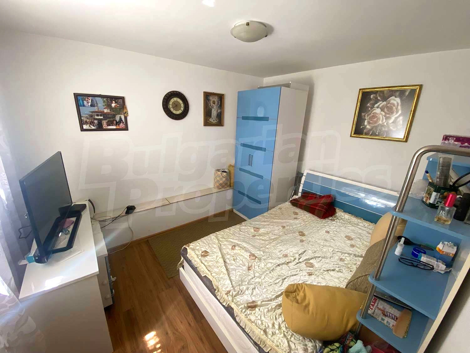 Gallery Picture 10