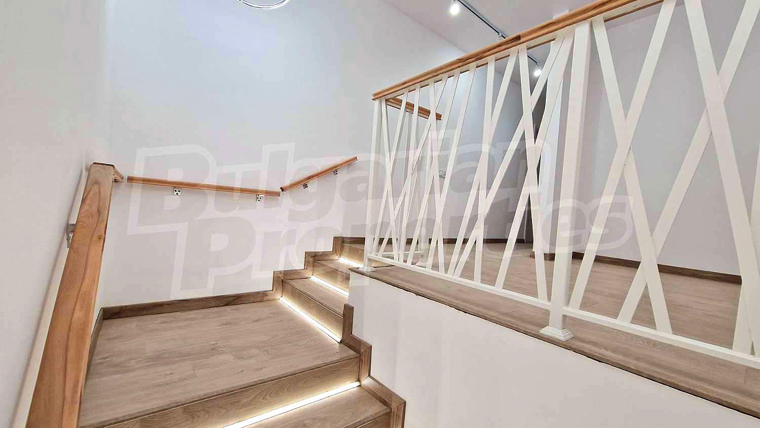 Gallery Picture 6