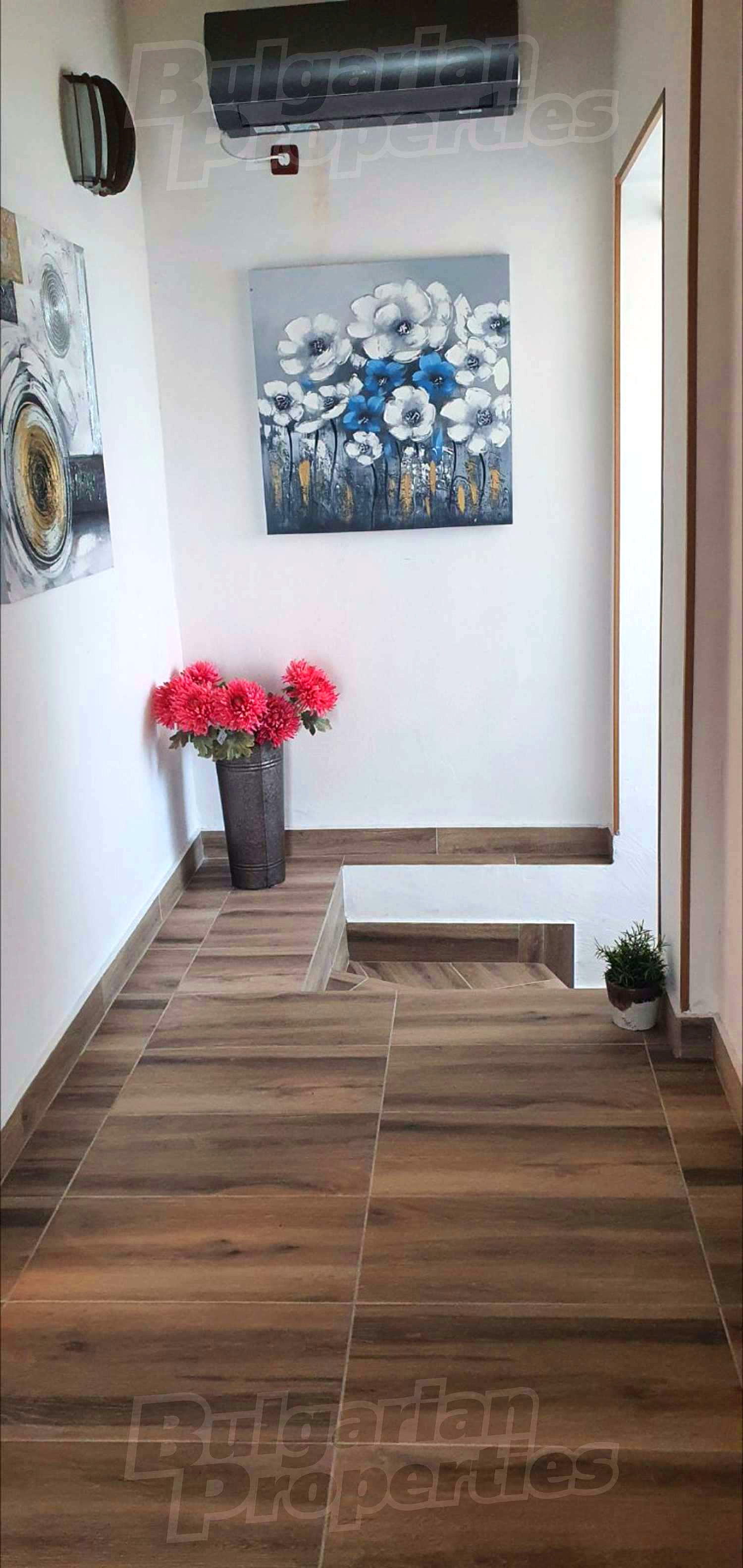 Gallery Picture 13