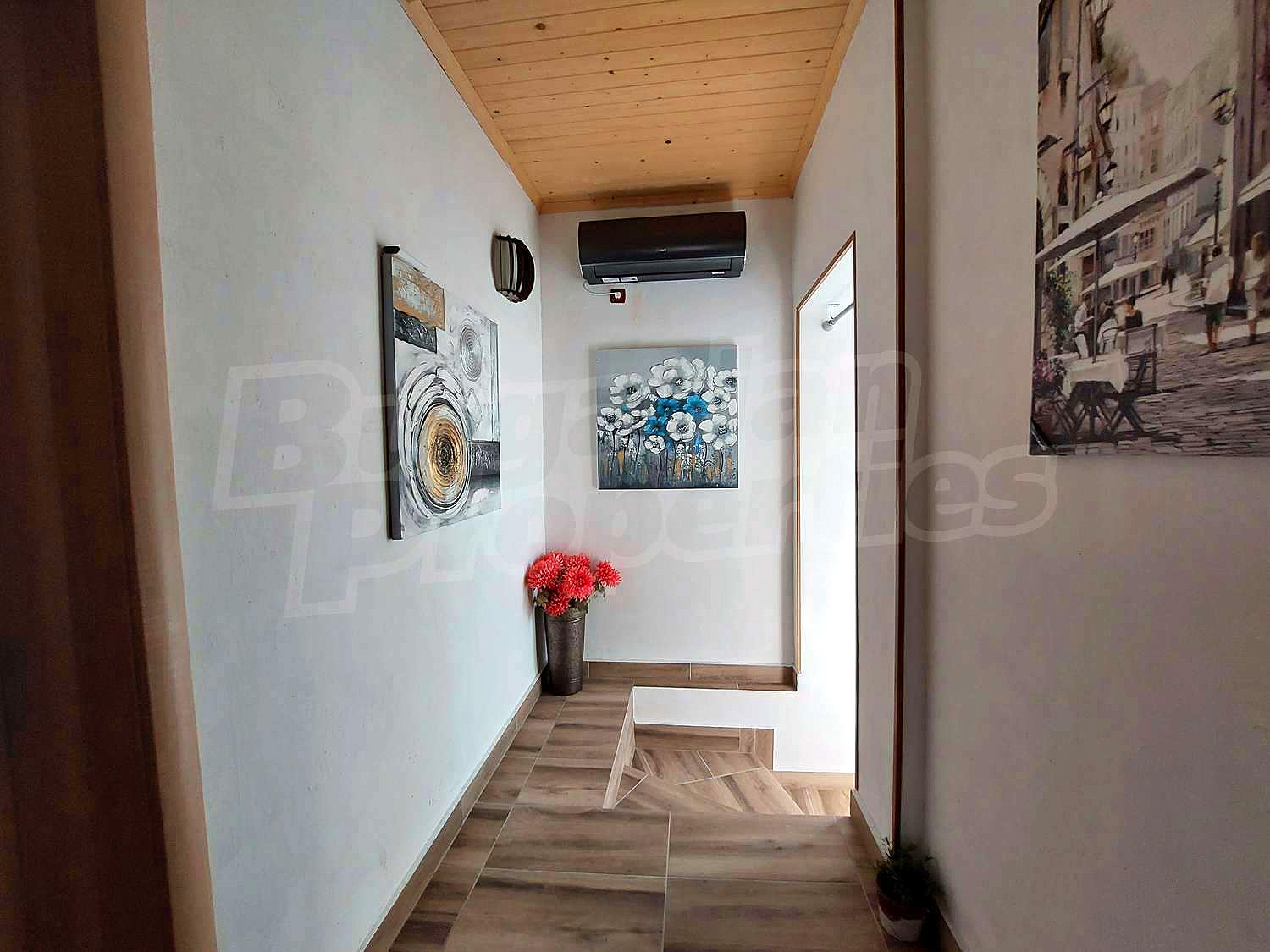 Gallery Picture 30