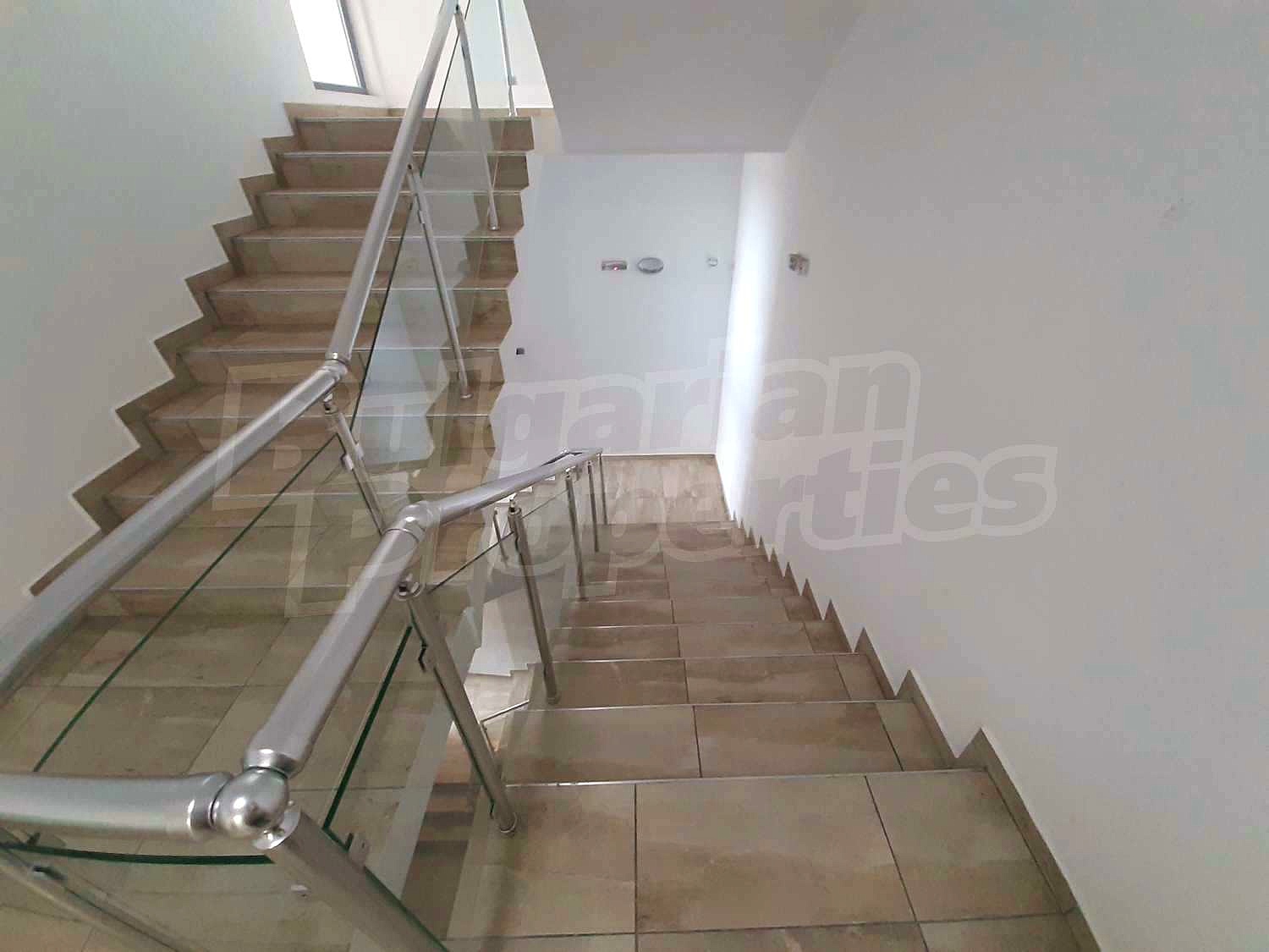 Gallery Picture 17