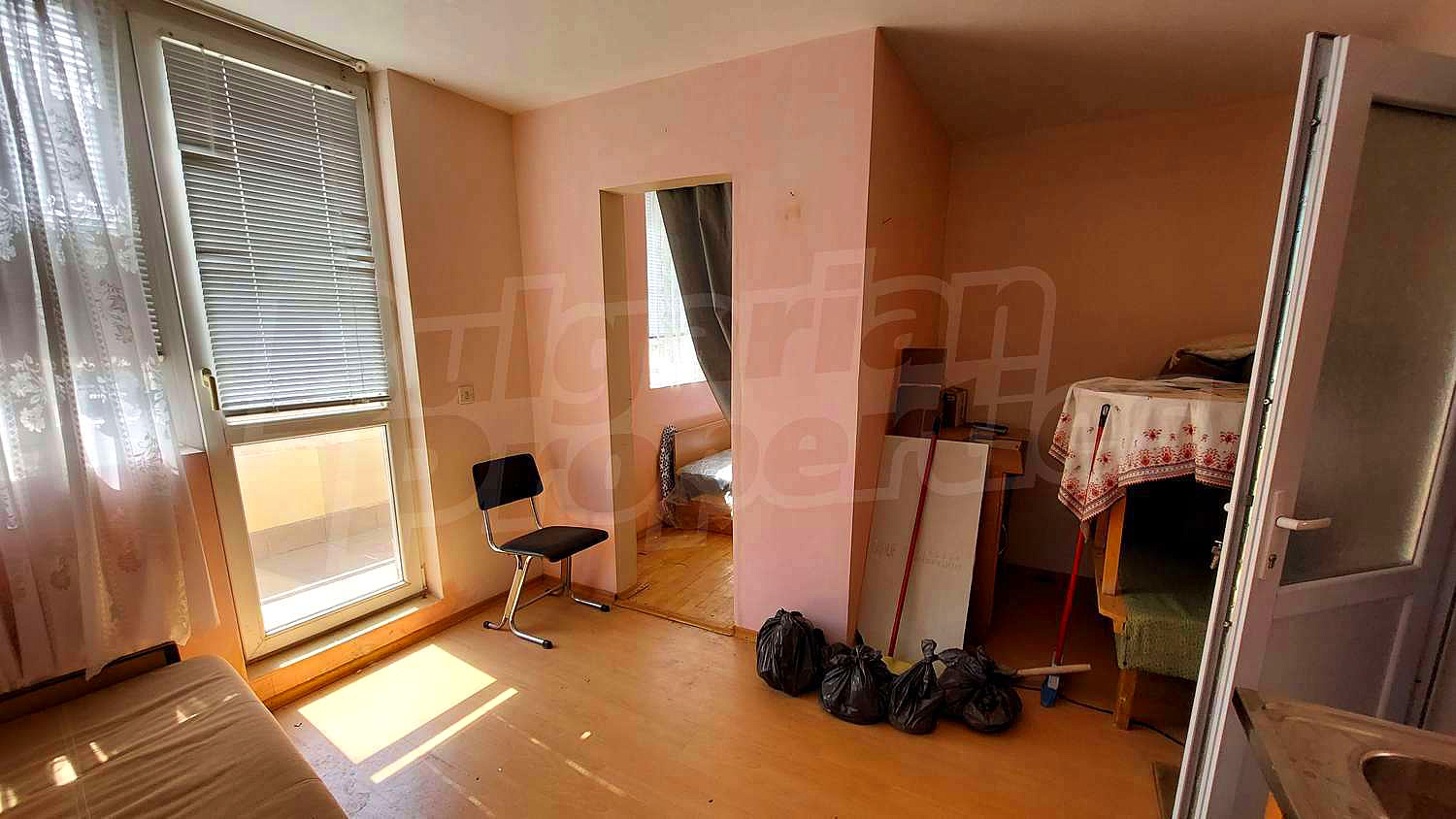 Gallery Picture 8