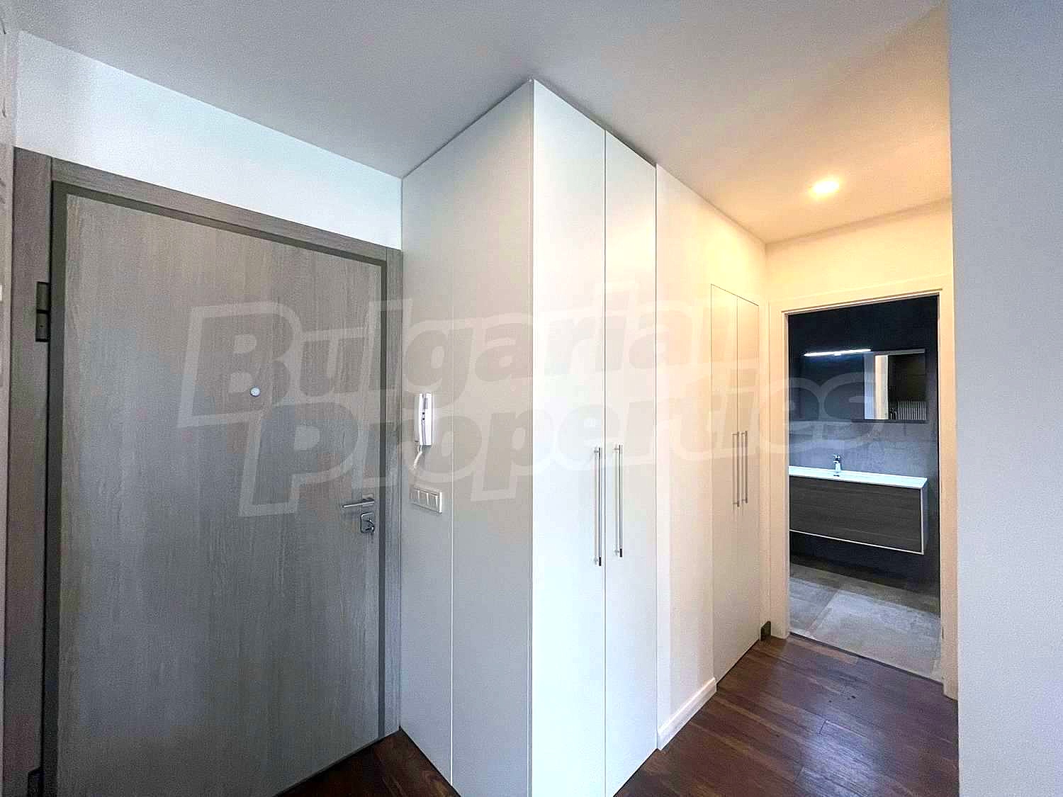Gallery Picture 8
