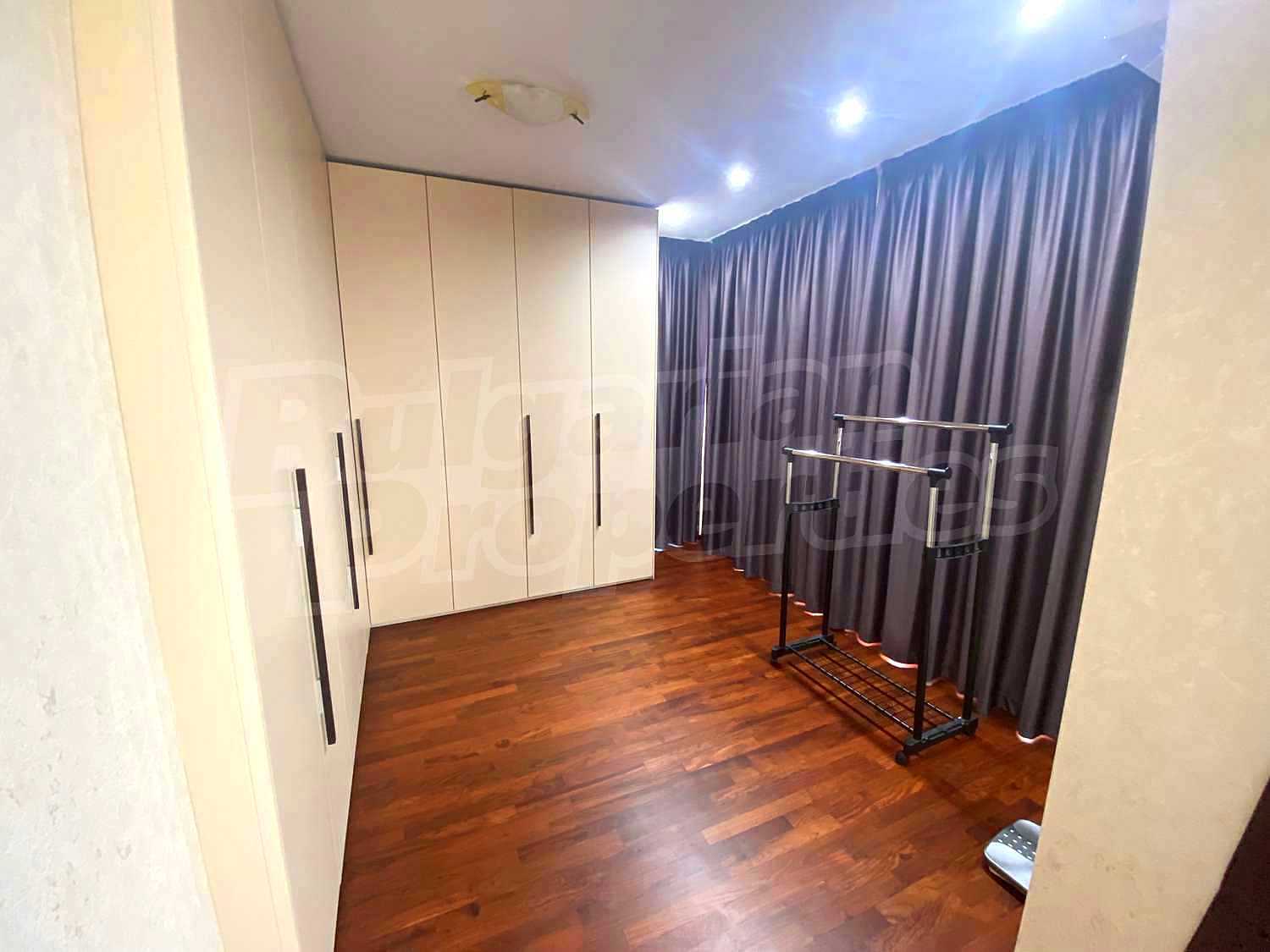 Gallery Picture 18