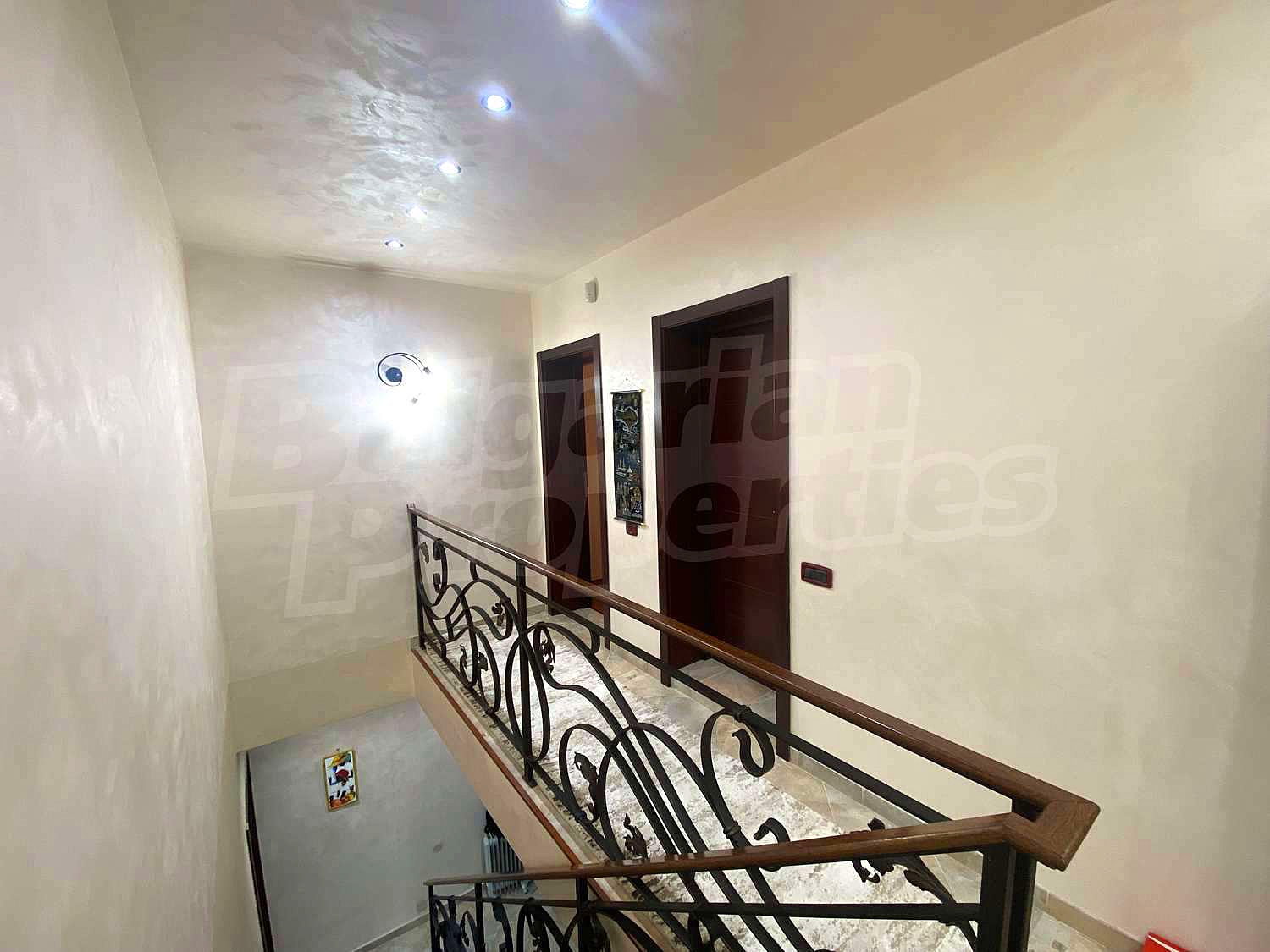 Gallery Picture 21