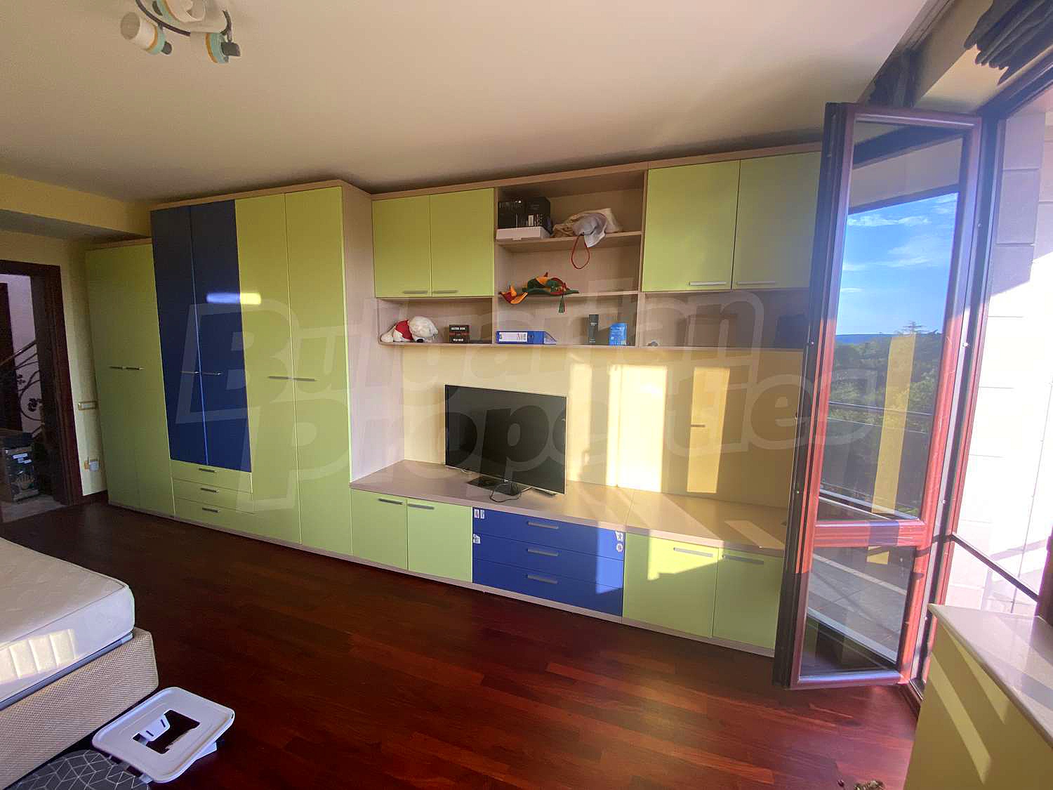 Gallery Picture 31