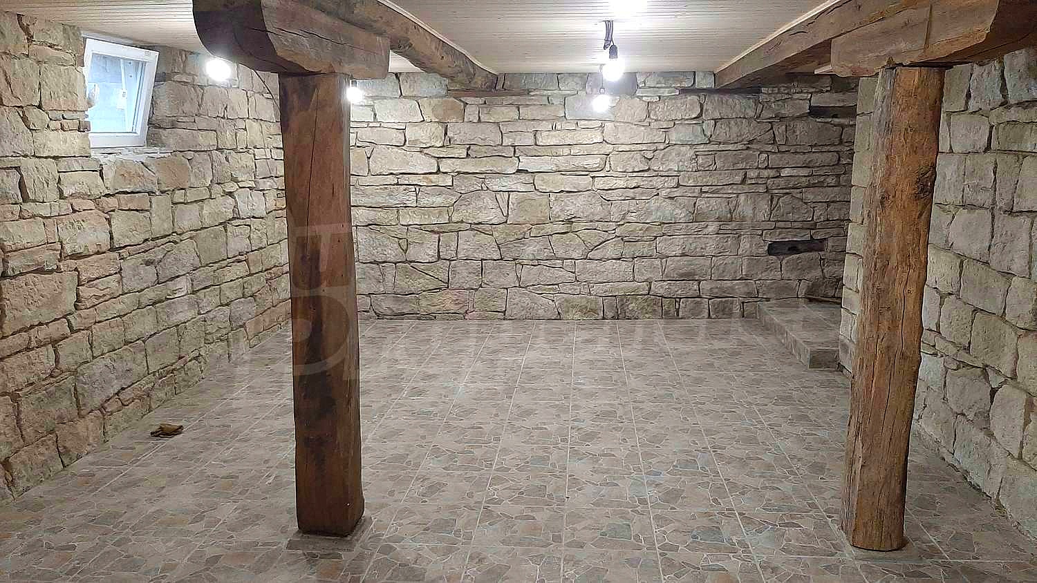 Gallery Picture 6