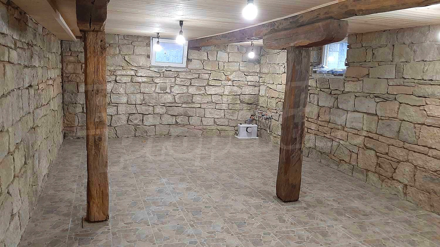 Gallery Picture 12