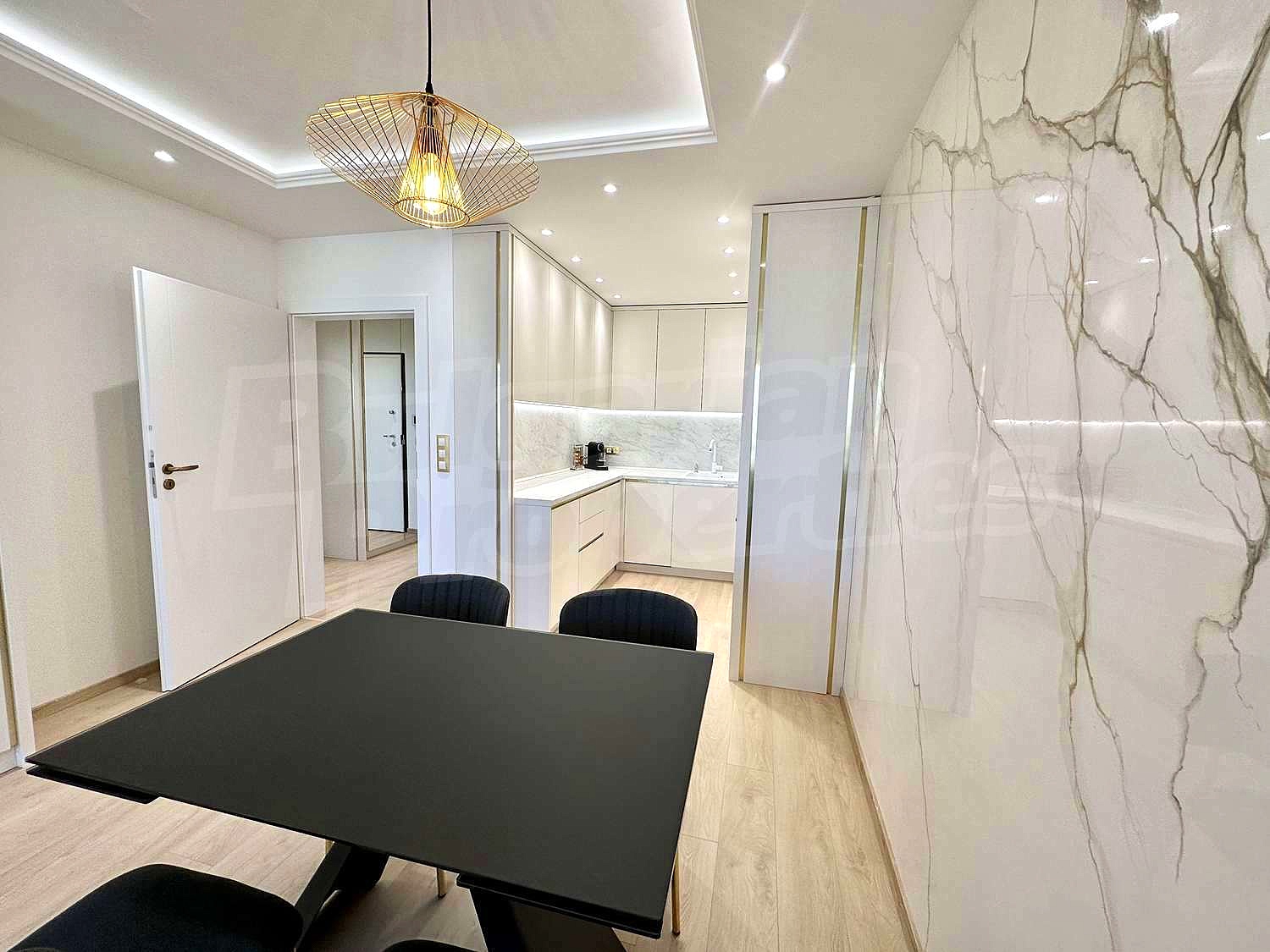 Gallery Picture 7