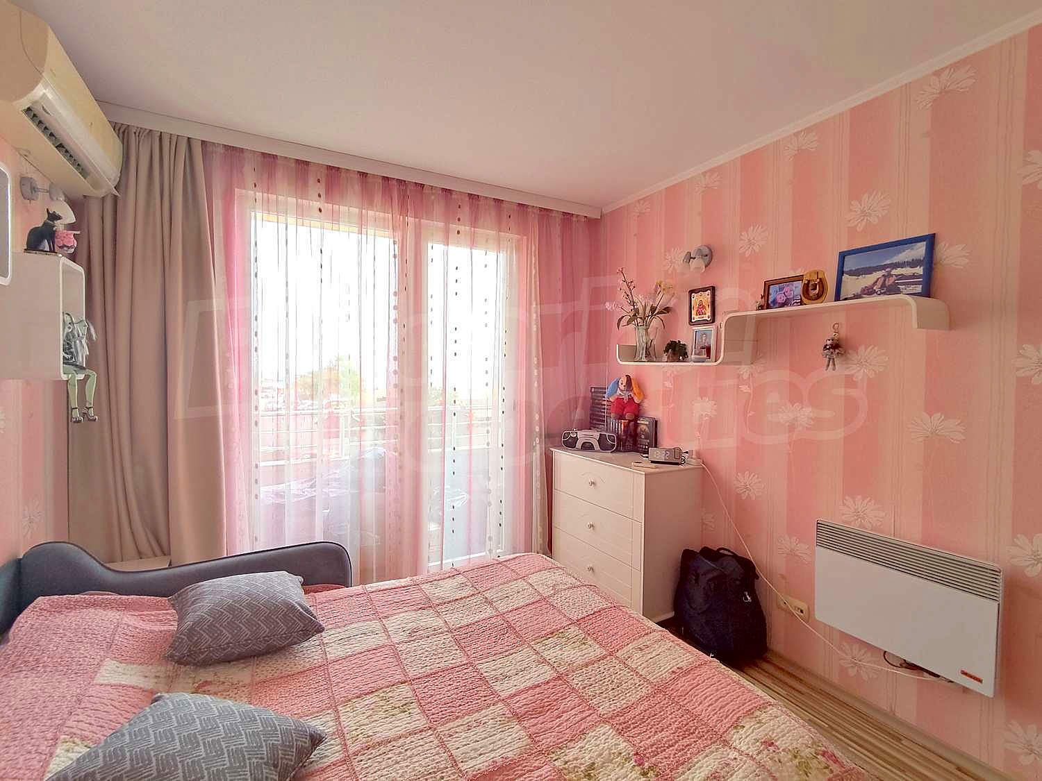 Gallery Picture 17