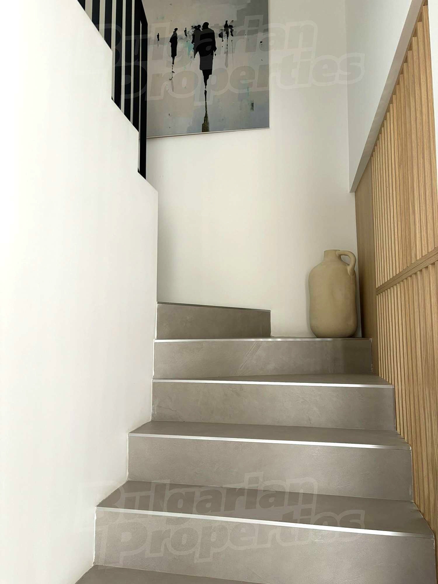 Gallery Picture 8
