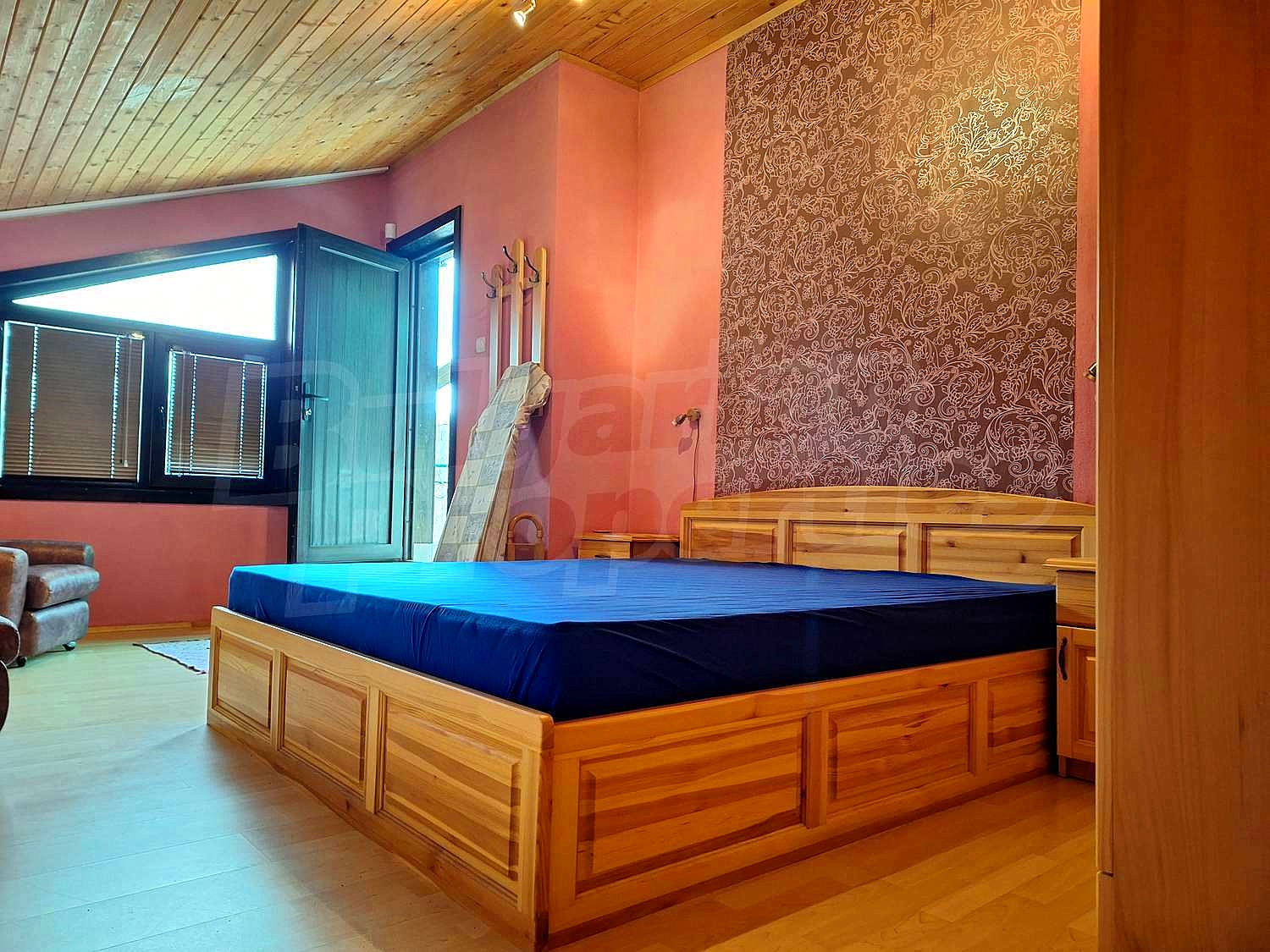 Gallery Picture 24