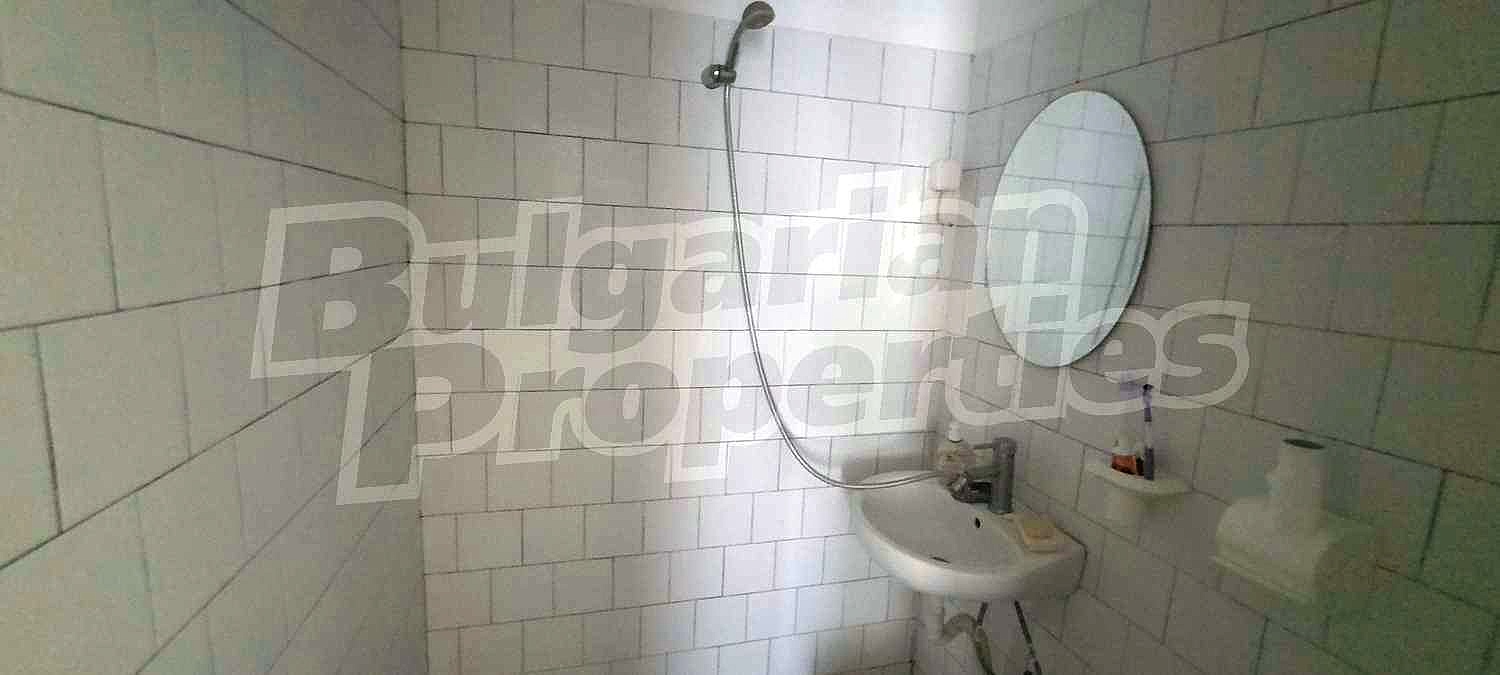 Gallery Picture 35