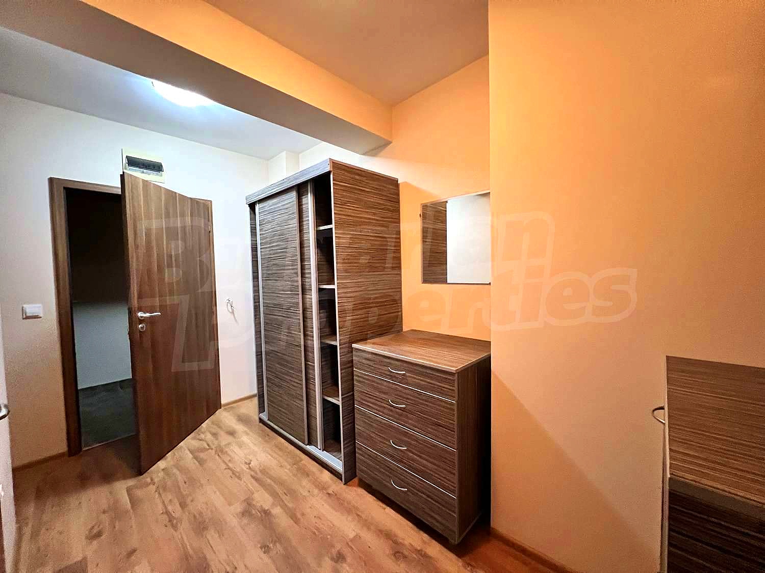 Gallery Picture 10