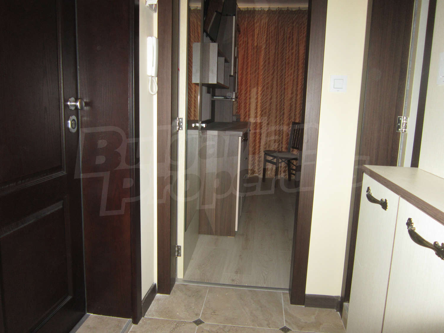 Gallery Picture 10
