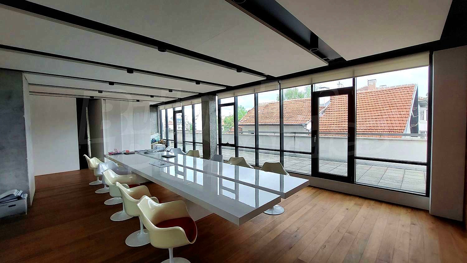Gallery Picture 10