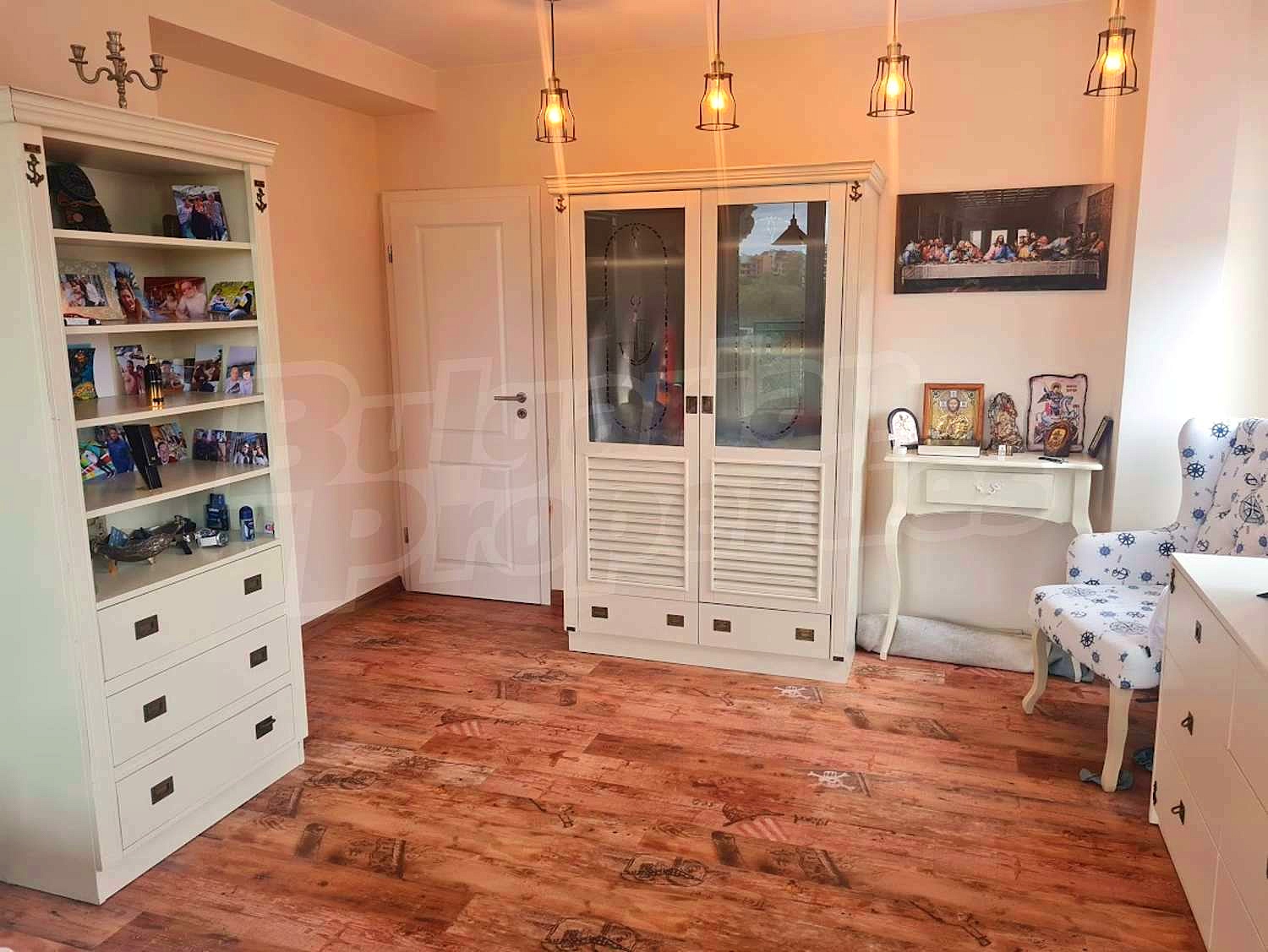 Gallery Picture 29