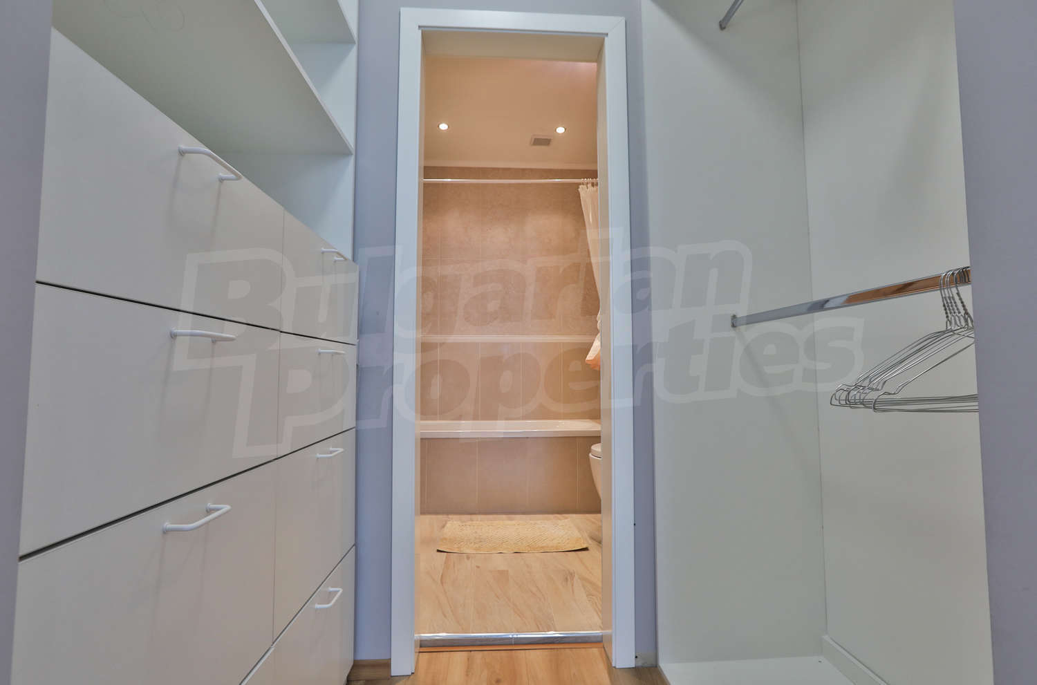 Gallery Picture 8