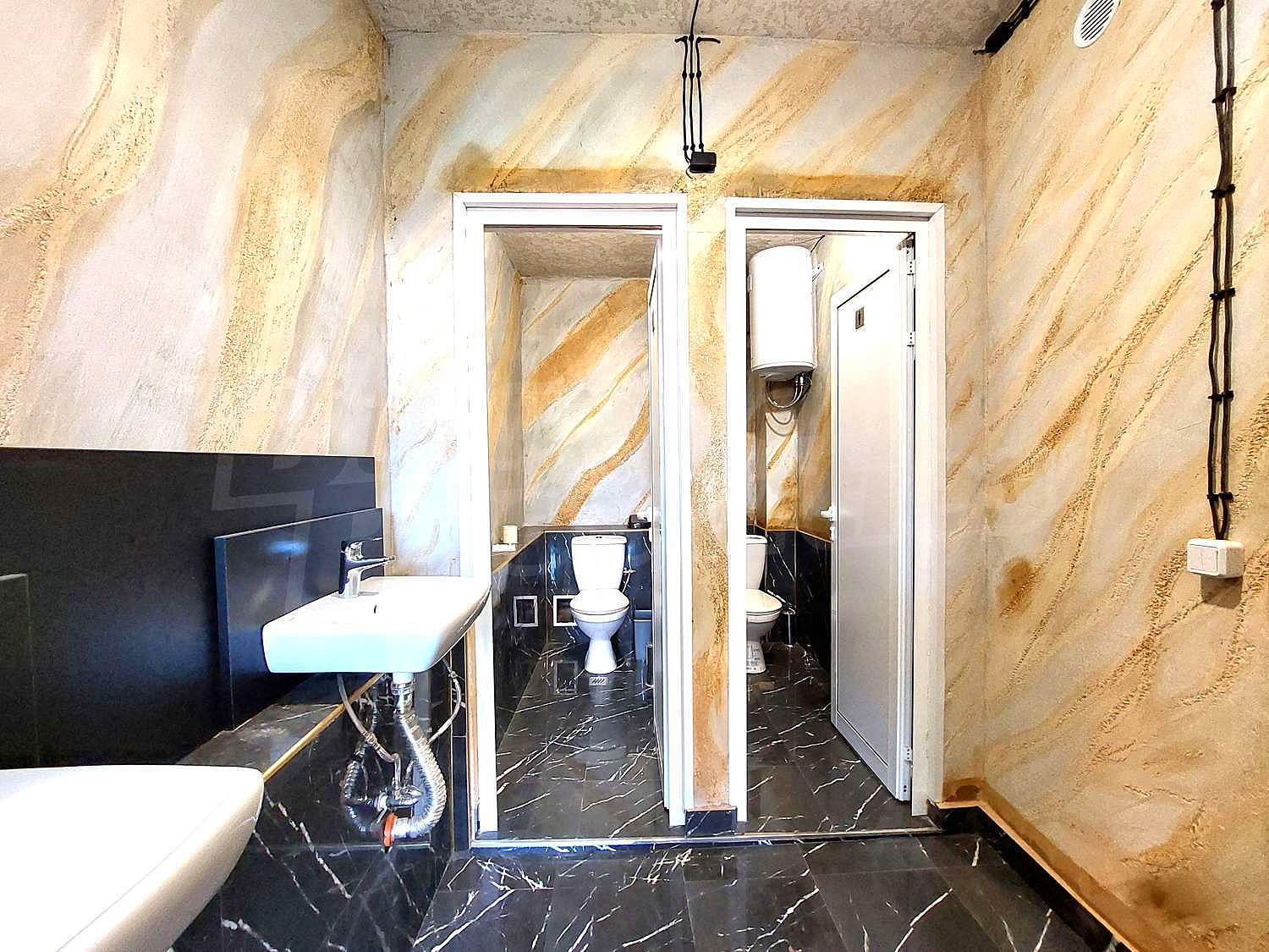 Gallery Picture 10