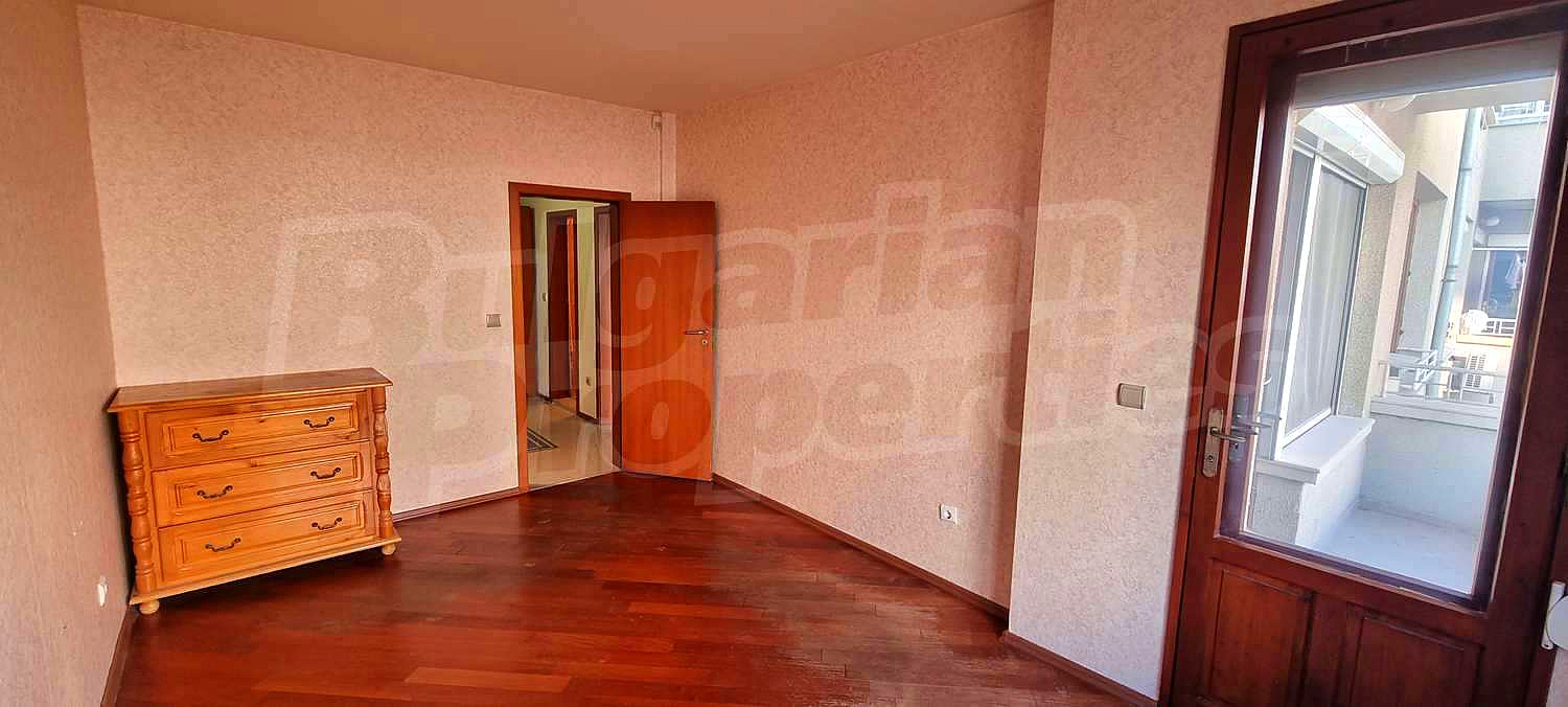 Gallery Picture 9