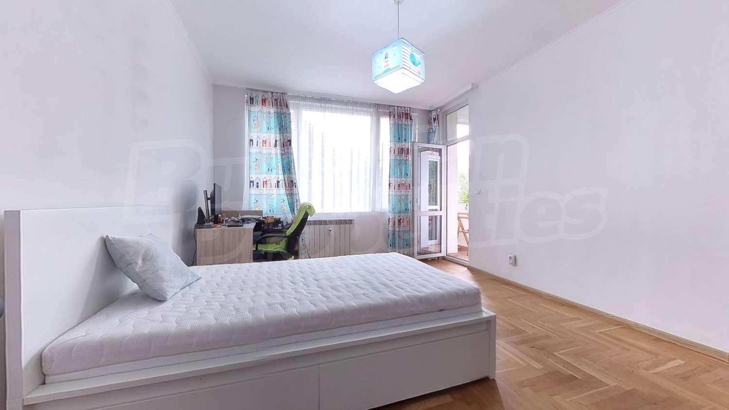 Gallery Picture 10