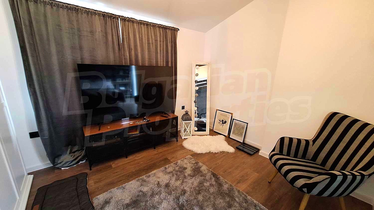 Gallery Picture 19