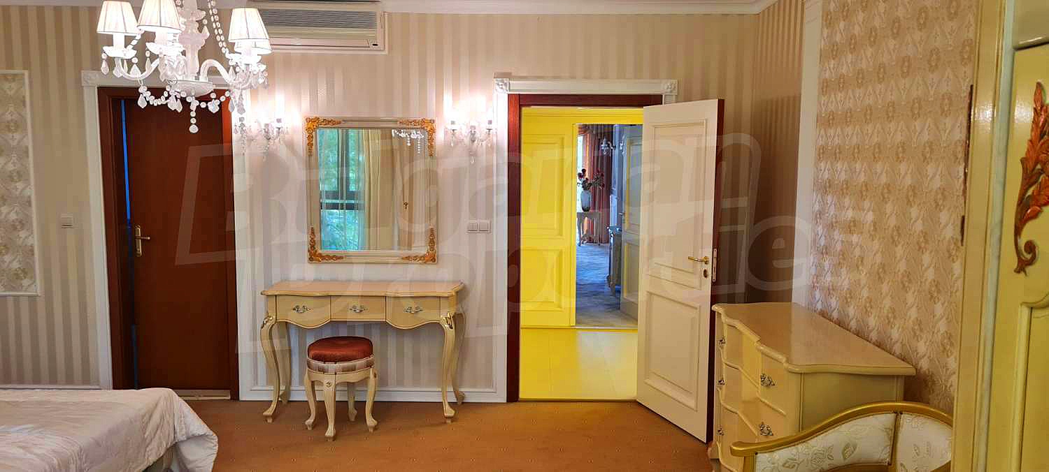 Gallery Picture 32